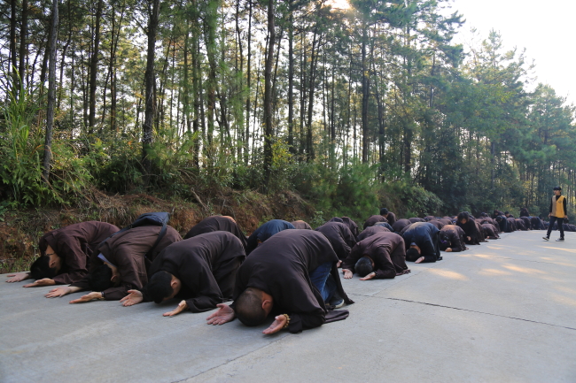 「潮阳」广东汕头市潮阳朝圣团朝礼江西东林大佛