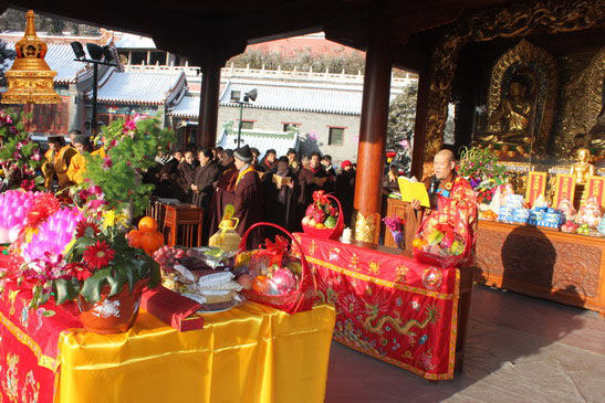 「灵光寺」北京灵光寺佛牙塔前隆重举行供佛斋天法会