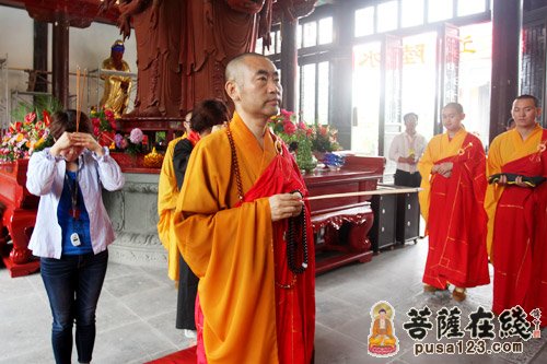 「观音」上海宁国禅寺隆重举行观世音菩萨贴金功德法会
