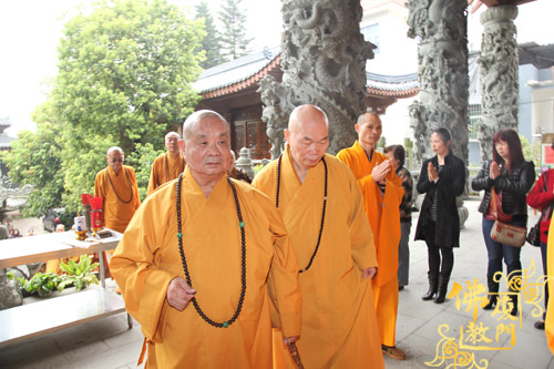 「中国佛教」台湾中国佛教会理事长圆宗长老一行莅临进明寺
