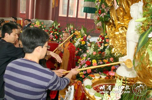 「佛教」“北方峨眉”大安寺举办浴佛法会恭祝释迦牟尼佛圣诞