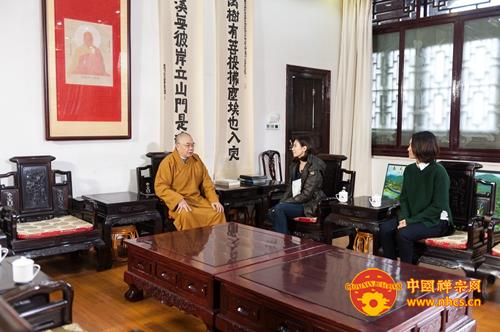 「佛教」《禅风心路》摄制组在广东韶关南华禅寺取景拍摄