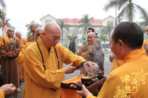 「中国佛教」台湾中国佛教会理事长圆宗长老一行莅临进明寺