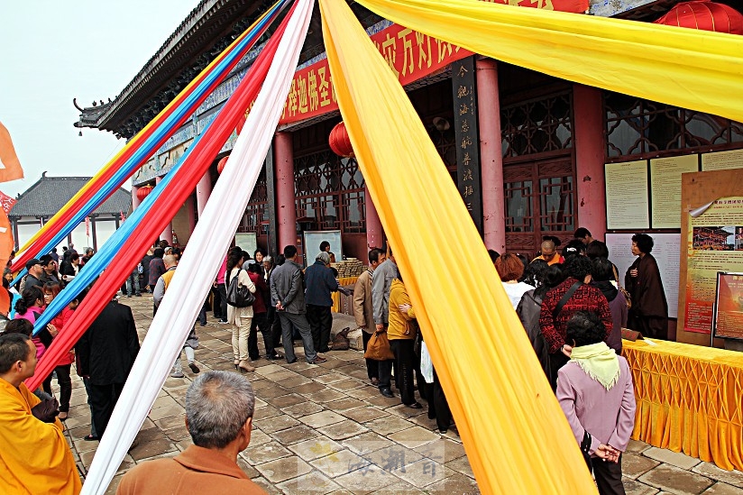 「佛教」大连观海寺隆重举行四月初八浴佛节万灯供如来法会 「佛教」大连观海寺隆重举行四月初八浴佛节万灯供如来法会