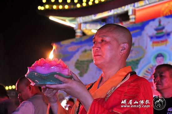 「佛教」四川大佛禅院举行“万盏明灯供普贤”祈福供灯法会
