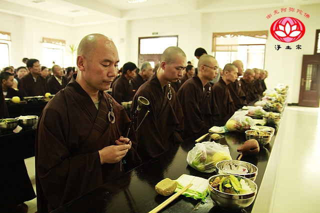 「观音」弘愿寺隆重纪念观世音菩萨成道日