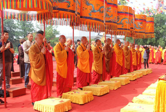 「佛教」山东宝相寺佛牙舍利面世二十一周年纪念法会圆满 「佛教」山东宝相寺佛牙舍利面世二十一周年纪念法会圆满