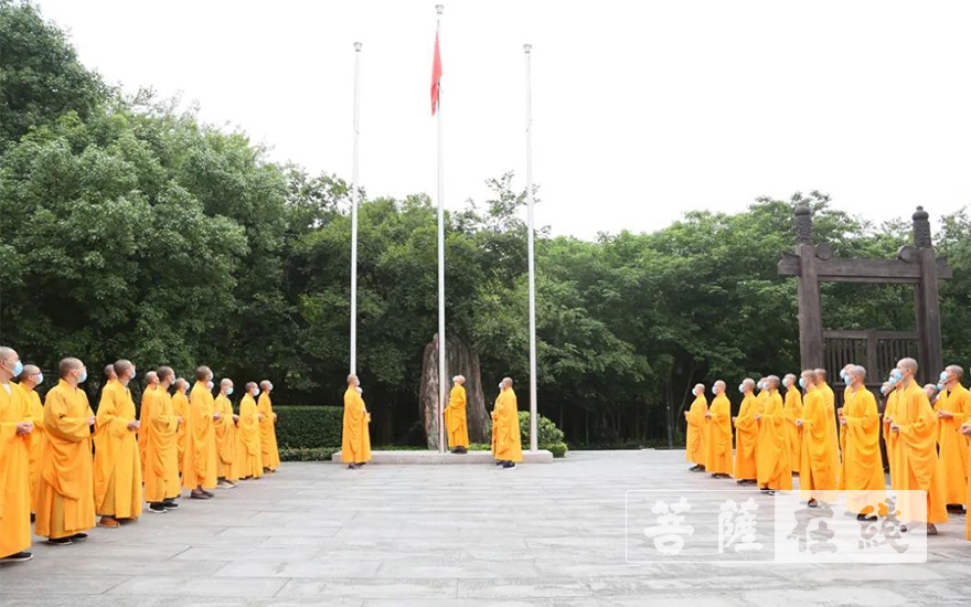 「佛教」杭州佛学院举行返校复课升旗仪式