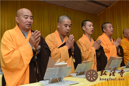 「弘法寺」广东深圳弘法寺隆重举行2015年千人皈依法会