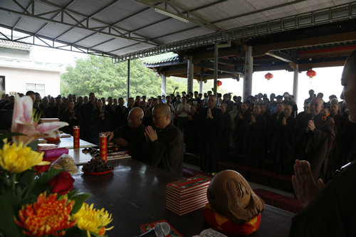 「陆丰」广东陆丰定光禅寺举行缅怀宏慧老和尚圆寂追思法会