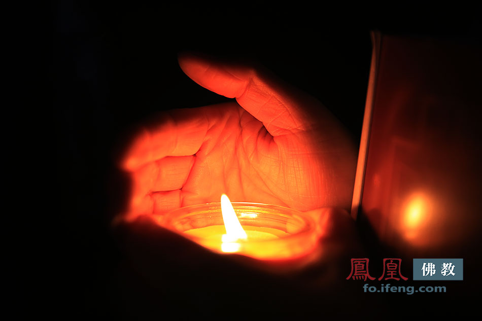 「佛教」唐山龙泉寺千盏明灯迎新年举办传灯法会祈福2016