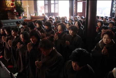 「佛教」浙江温州妙果寺举行首次三皈五戒法会