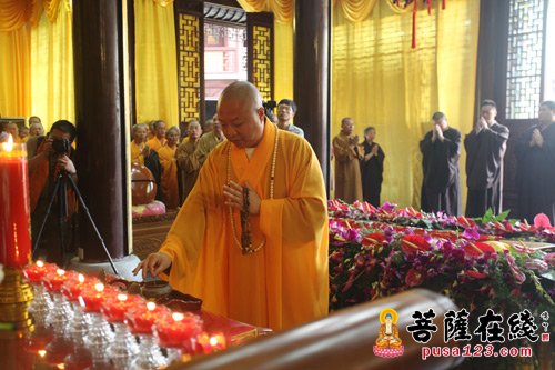 「佛教」上海万佛阁举行新量长老尼追思法会暨告别仪式