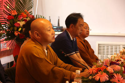 「佛教」黑龙江哈尔滨佛学院尼众部揭牌及开学典礼在哈尔滨净土寺隆重举行
