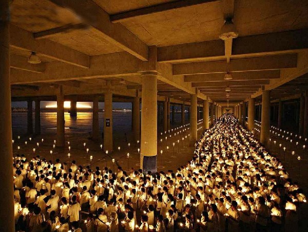 世界上最大的寺院：泰国法身寺(图)
