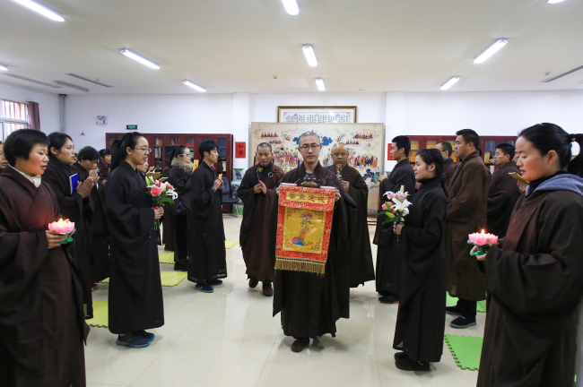 「佛教五戒」江西九江东林寺为冬季佛七居士授三皈五戒