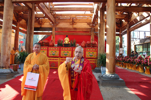 「福建厦门市」福建厦门市同安区拱莲古寺隆重举行天王殿上梁祈福法会 「福建厦门市」福建厦门市同安区拱莲古寺隆重举行天王殿上梁祈福法会