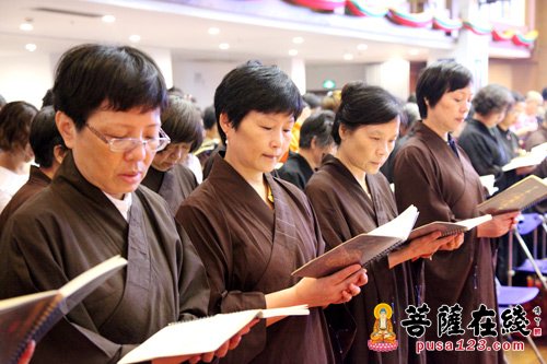 「佛教」上海七宝教寺举行三时系念法会 千人诵经响遏行云