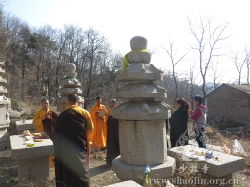 「少林寺」天津盘山北少林寺举行清明祭祖追思法会