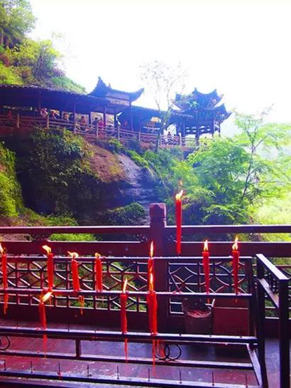 「寺庙」福建深山惊现绝世奇观：一根柱子撑起整座寺庙