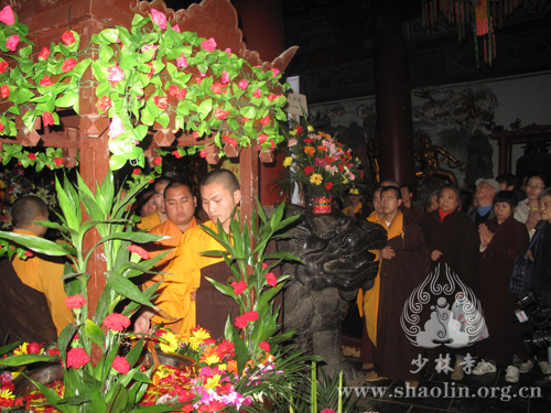 「少林寺」少林寺举行浴佛大法会庆祝佛祖诞辰2555周年