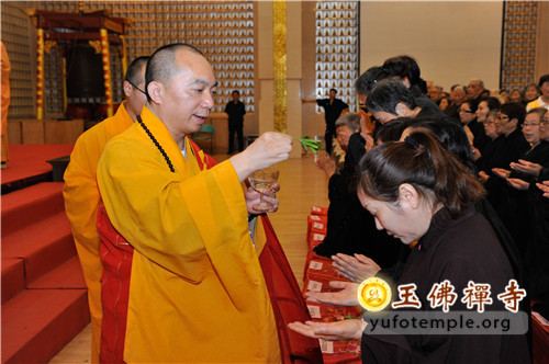 「佛教」上海玉佛禅寺举行觉群共修小组供僧大法会