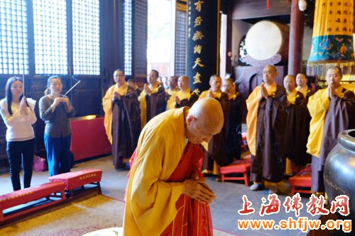 「地震」上海佛教界为尼泊尔地震举行祈愿祈福法会