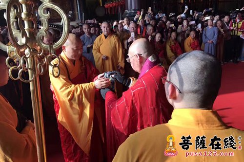 「佛教」普俊法师升座 学诚大和尚送座