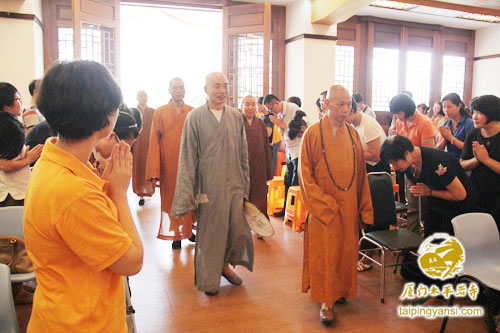 「佛教」福建厦门太平岩寺举行青年佛学班开学典礼