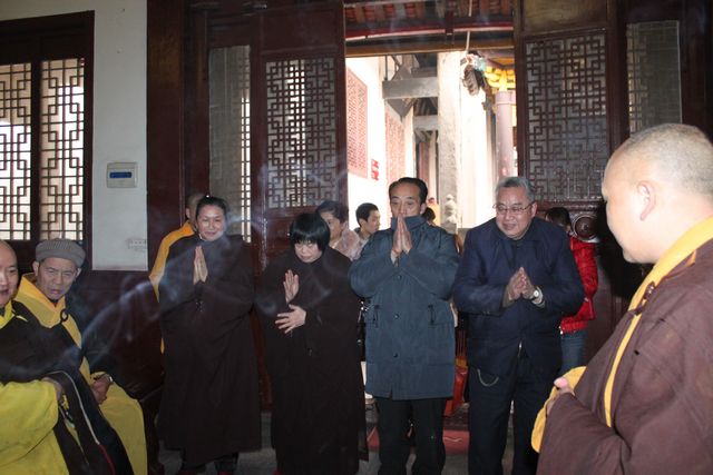 「佛教」2011年1月4日重庆华岩寺举行皈依法会
