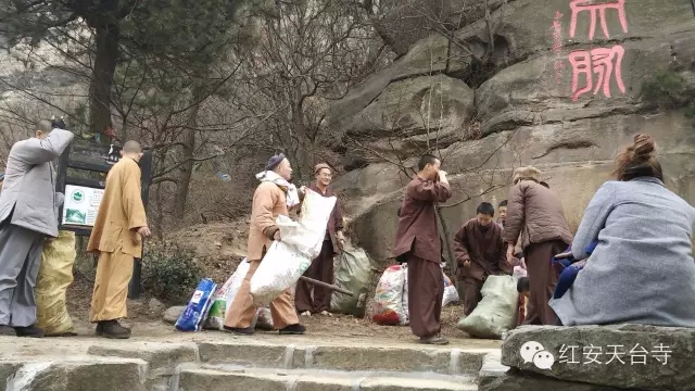 「佛教」别样春节之深山里的僧人环卫员