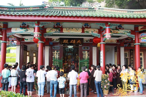 「佛教」厦门日光岩寺举行隆重的浴佛法会庆祝佛诞 「佛教」厦门日光岩寺举行隆重的浴佛法会庆祝佛诞