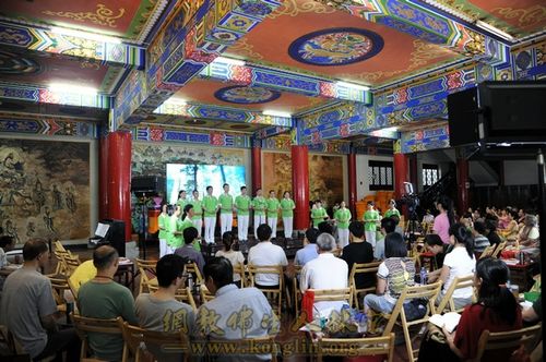 「佛教」四川成都文殊院青年佛学会“成佛之道”学习班举办班级联谊会