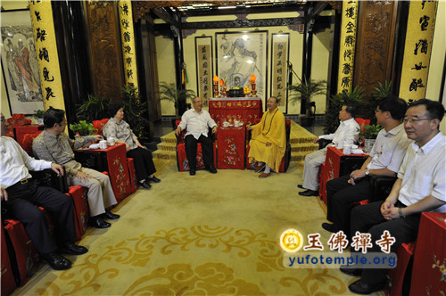 「佛教」中国国民党荣誉主席吴伯雄参观上海玉佛禅寺 「佛教」中国国民党荣誉主席吴伯雄参观上海玉佛禅寺