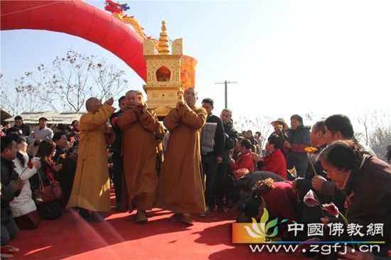 「佛教」湖北浠水胜乘寺迎请本焕长老舍利回山永久安奉