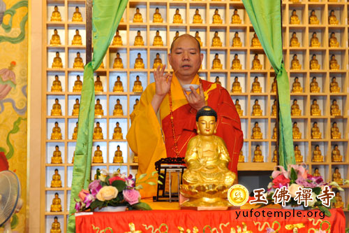 「佛教」上海玉佛禅寺举行第二十二届传授三皈五戒法会