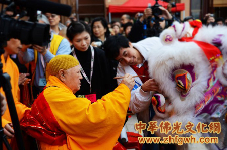 「佛像开光」香港屯门圆明寺隆重举行大雄宝殿落成暨佛像开光庆典