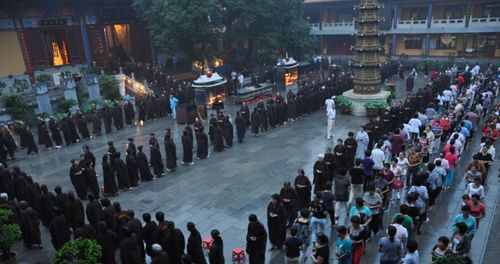 「佛教」为弘扬净土法门，天津荐福观音寺举行昼夜精进念佛法会