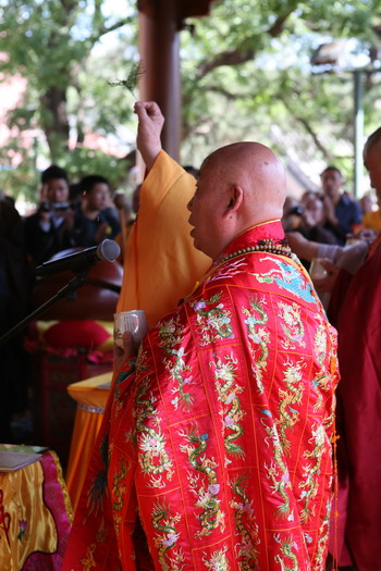 「佛教」北京灵光寺全寺圣像开光庆典暨供佛斋僧法会隆重举行