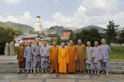 「五台山」浙江炉峰禅寺僧众赴山西五台山朝圣