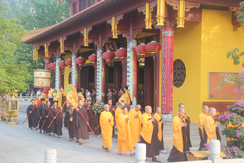 「药师如来」福建厦门石室禅院隆重举行“甲午年四十九昼夜精进祈愿药师佛念佛大法会”洒净结界起坛仪式 「药师如来」福建厦门石室禅院隆重举行“甲午年四十九昼夜精进祈愿药师佛念佛大法会”洒净结界起坛仪式
