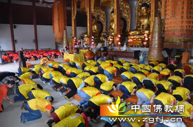 「芙蓉」广东东莞芙蓉寺三步一拜活动功德圆满