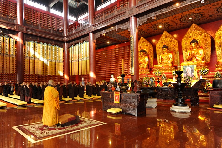 「佛教」柏林禅寺迎请净慧长老舍利灵骨回寺供奉