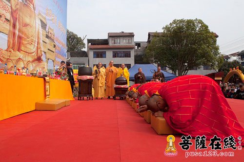 「佛教」洪江市佛协首届欢度重阳素食“千叟宴”叙孝文化祈福法会活动圆满