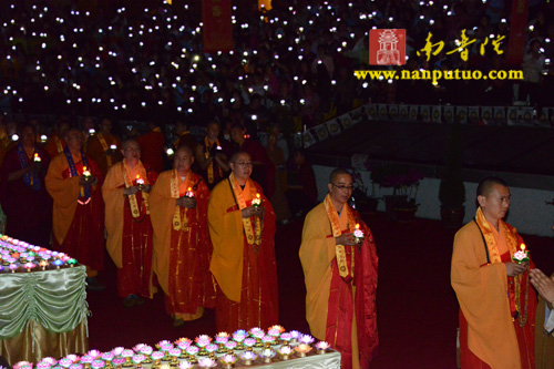 「佛教」庆祝澳门回归十五周年祈福法会圆满闭幕万人传灯祈福 「佛教」庆祝澳门回归十五周年祈福法会圆满闭幕万人传灯祈福
