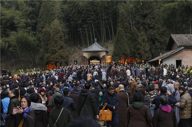 「东林寺」东林寺近百名比丘参加一诚长老荼毗法会