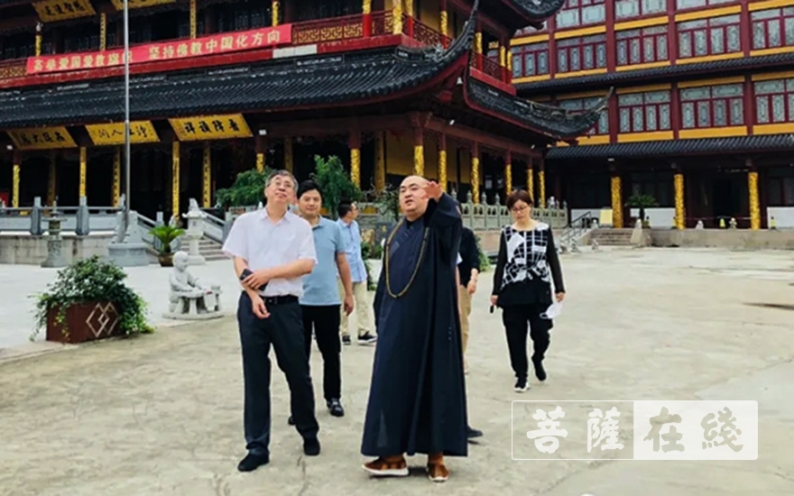 「报国寺」上海市青浦区统战部部长王凌宇赴报国寺视察恢复开放情况 「报国寺」上海市青浦区统战部部长王凌宇赴报国寺视察恢复开放情况