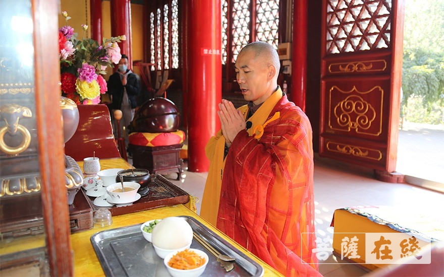「淄博」纪念中国人民志愿军抗美援朝70周年 山东淄博普照寺为牺牲英烈举行诵经超度