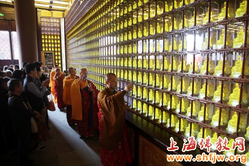 「佛教」千佛护佑 上海隆庆寺举行灵山宝殿千佛安座祈福法会 「佛教」千佛护佑 上海隆庆寺举行灵山宝殿千佛安座祈福法会