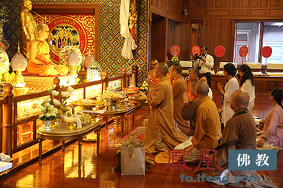 「佛教」中国佛教海巡团拜见泰国僧王 供僧现场感人至深 「佛教」中国佛教海巡团拜见泰国僧王 供僧现场感人至深